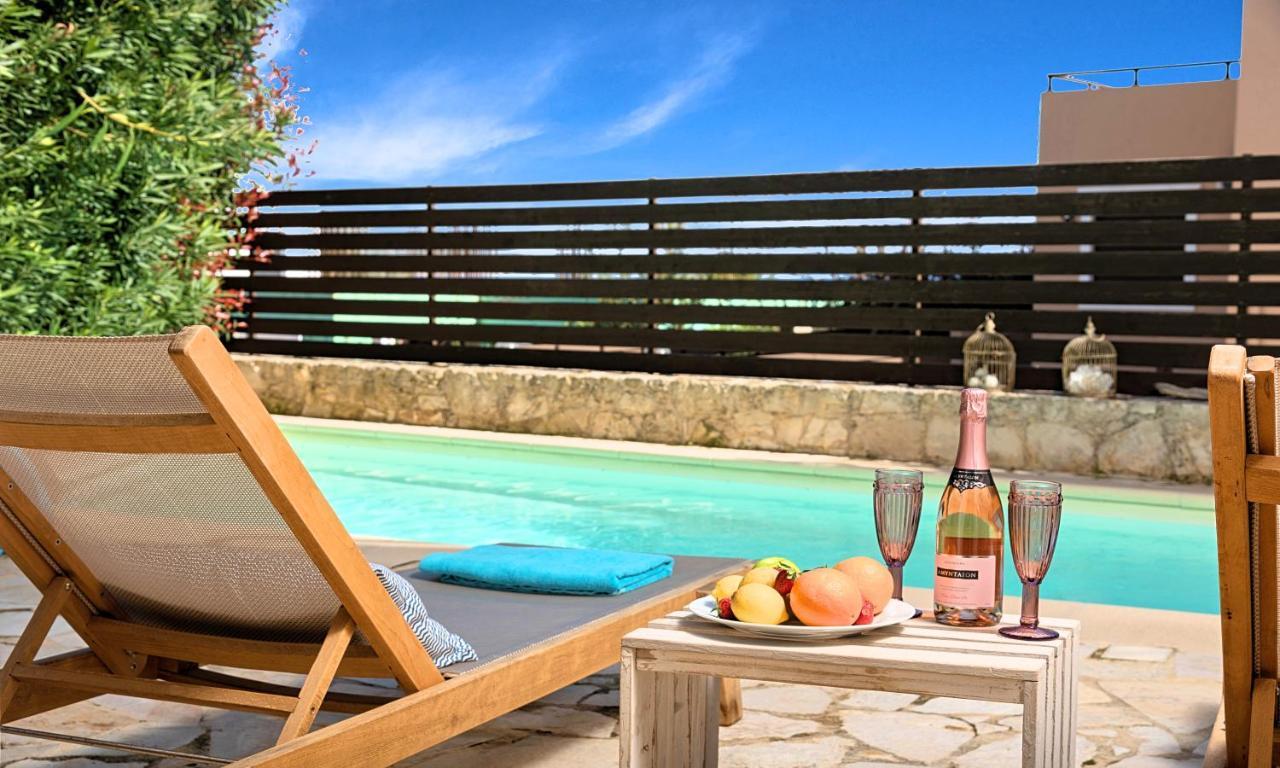Apple Villas Mouríon Eksteriør billede